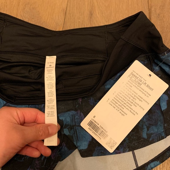 Lululemon speed up short size 6 - Picture 2 of 3